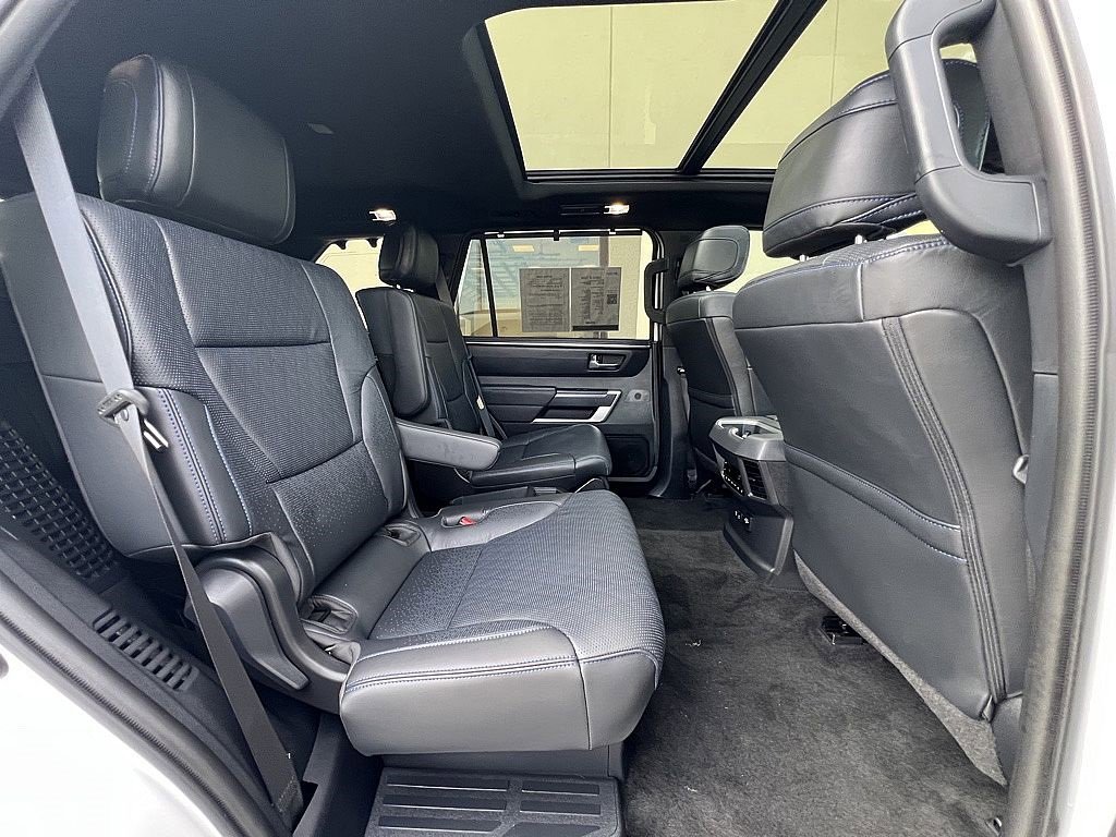Used 2024 Toyota Sequoia Platinum image 27