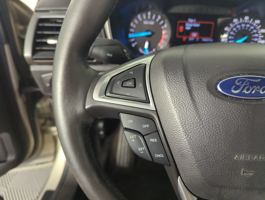 Used 2015 Ford Fusion SE w/ Equipment Group 201A FWD image 22