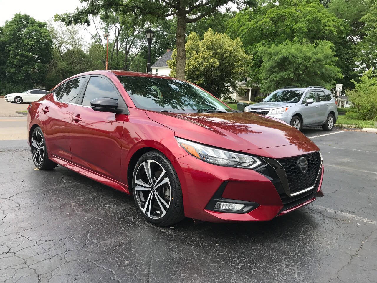 Used 2020 Nissan Sentra SR w/ Electronics Package FWD image 2