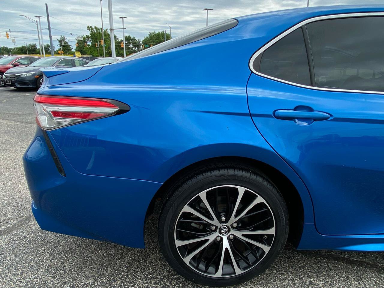 Used 2018 Toyota Camry SE w/ Moonroof Package FWD image 14