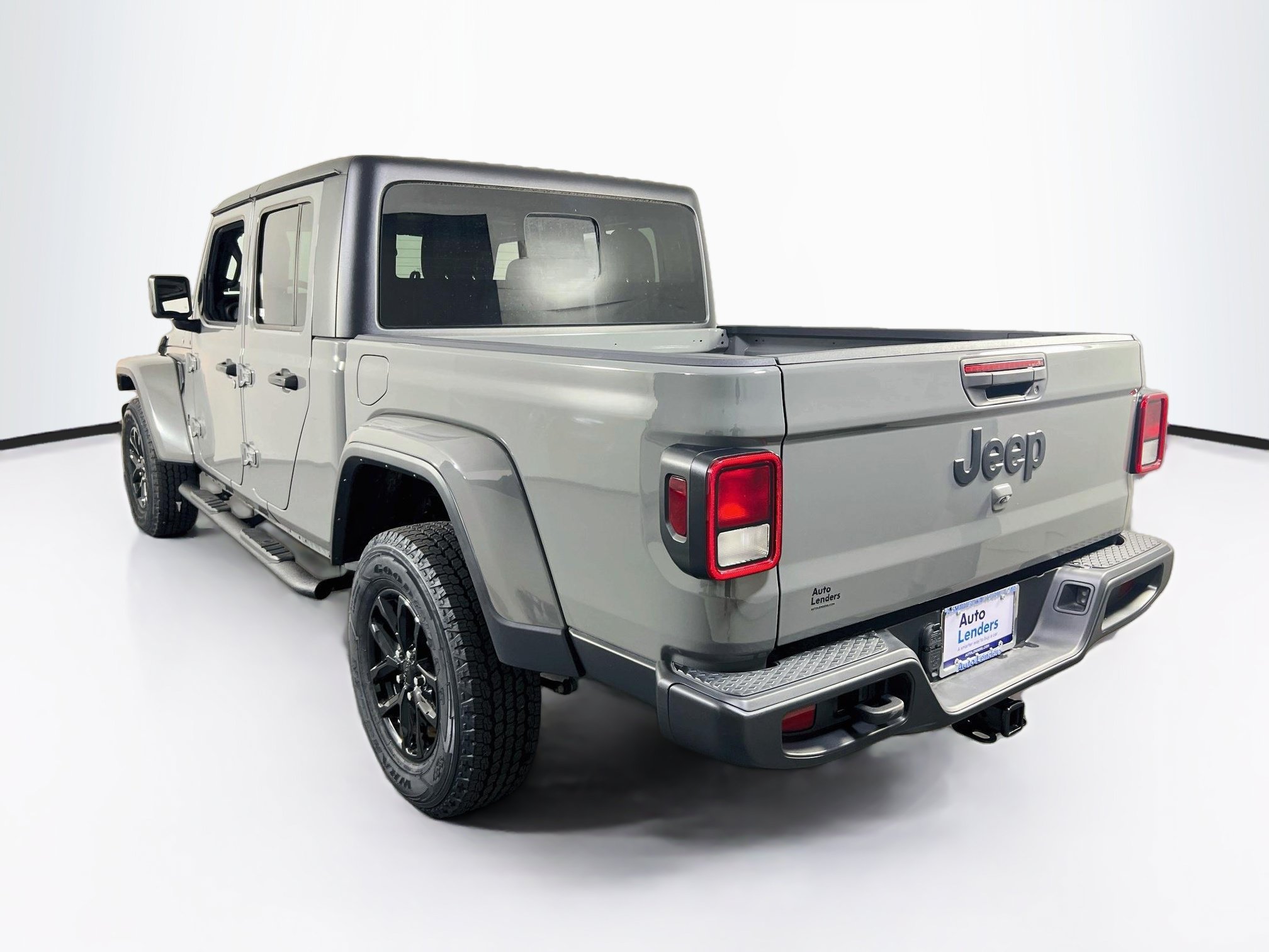 Used 2023 Jeep Gladiator Sport AWD/4WD image 7