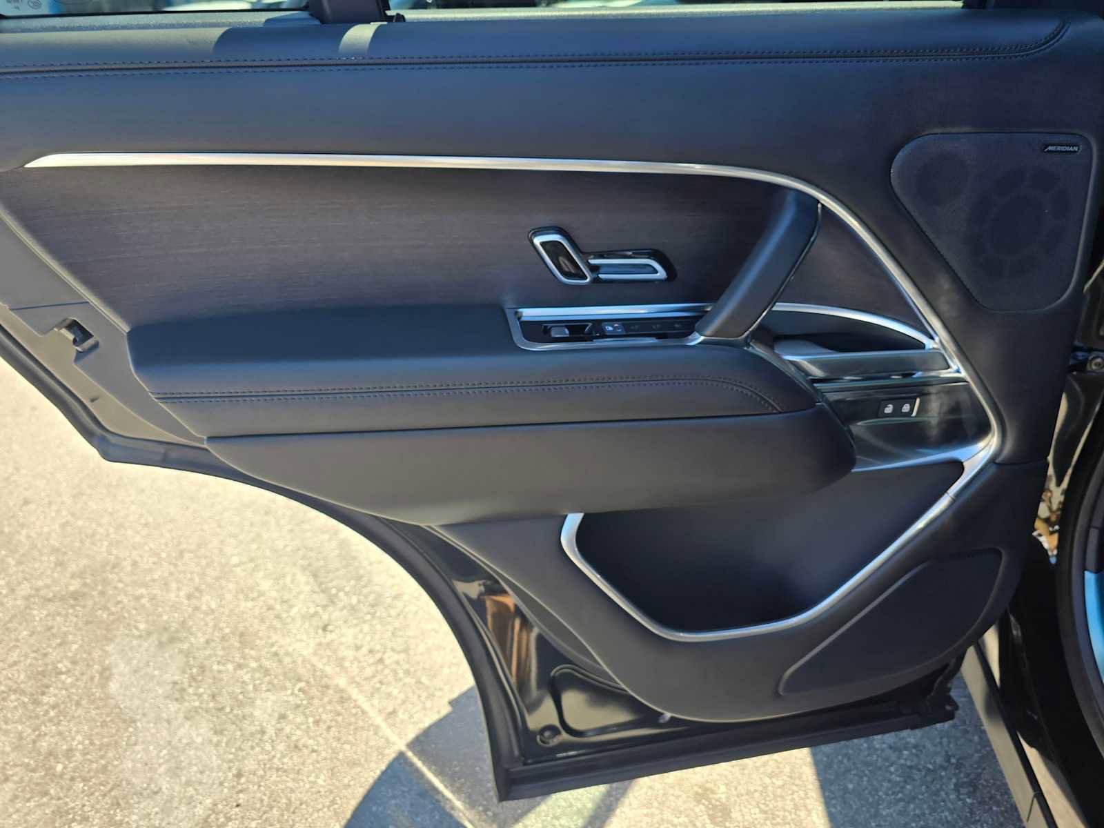 New 2025 Land Rover Range Rover SE image 19