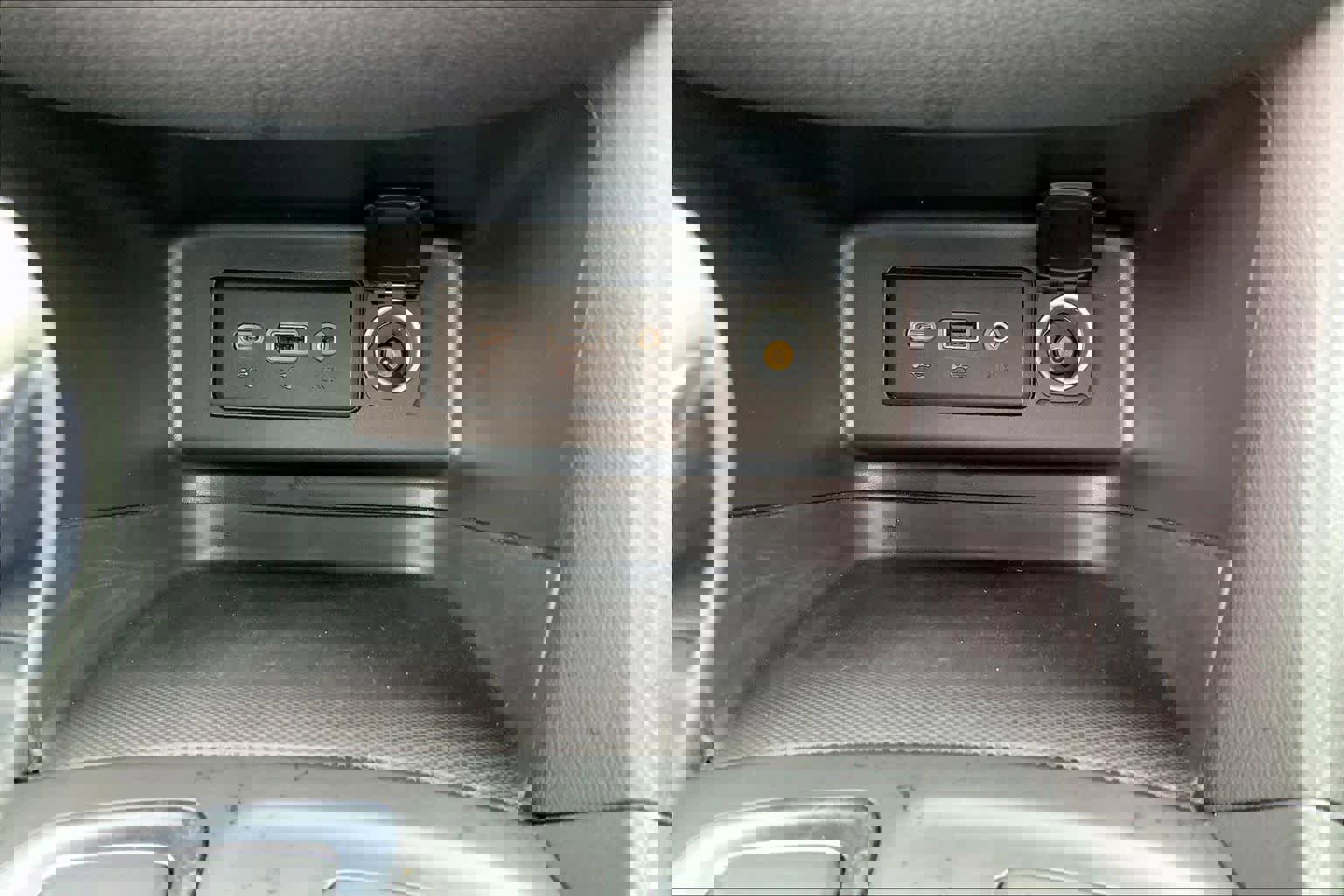 Used 2024 Chevrolet Equinox LT image 32