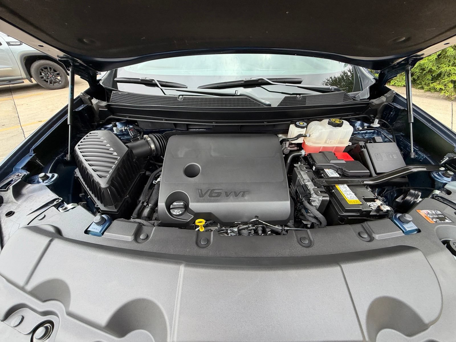 Used 2023 Chevrolet Traverse LT FWD image 37