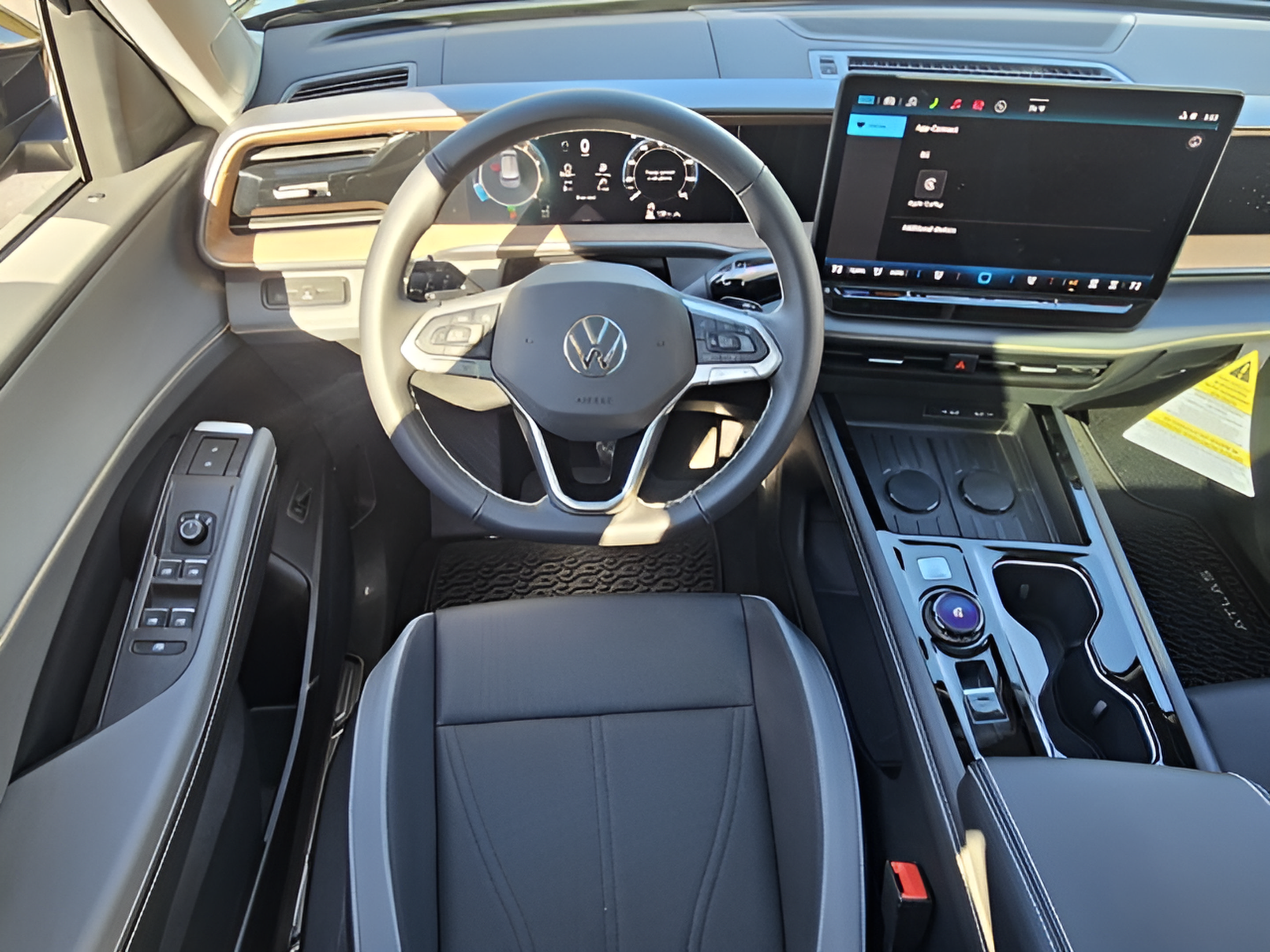 New 2027 Volkswagen Atlas SE FWD image 12
