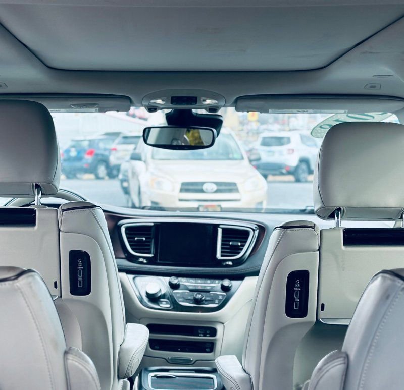 Used 2018 Chrysler Pacifica Limited w/ Advanced Safetytec Group image 15