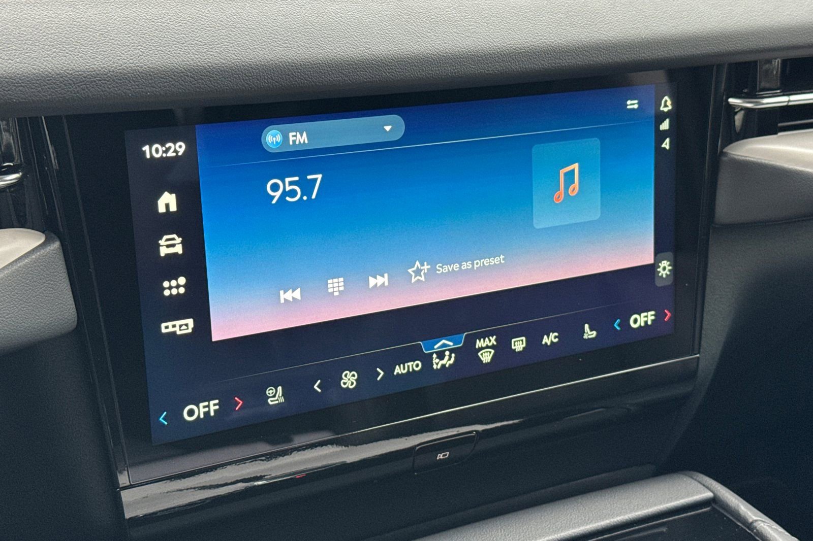 New 2025 Lincoln Navigator Reserve image 15