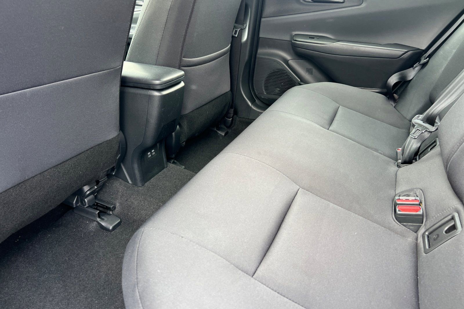 Used 2024 Toyota Prius LE image 14