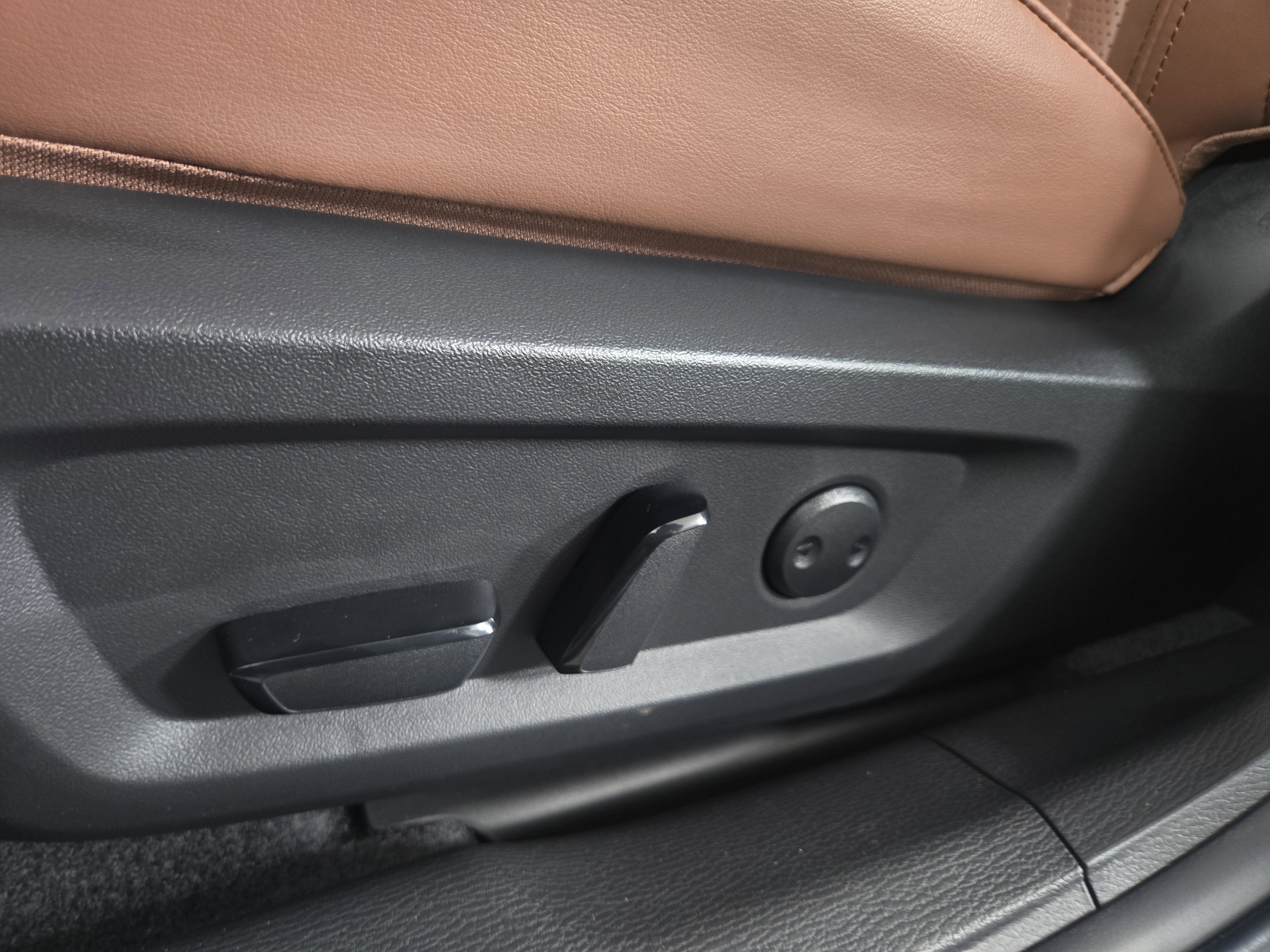 Used 2025 Mitsubishi Outlander SEL image 33