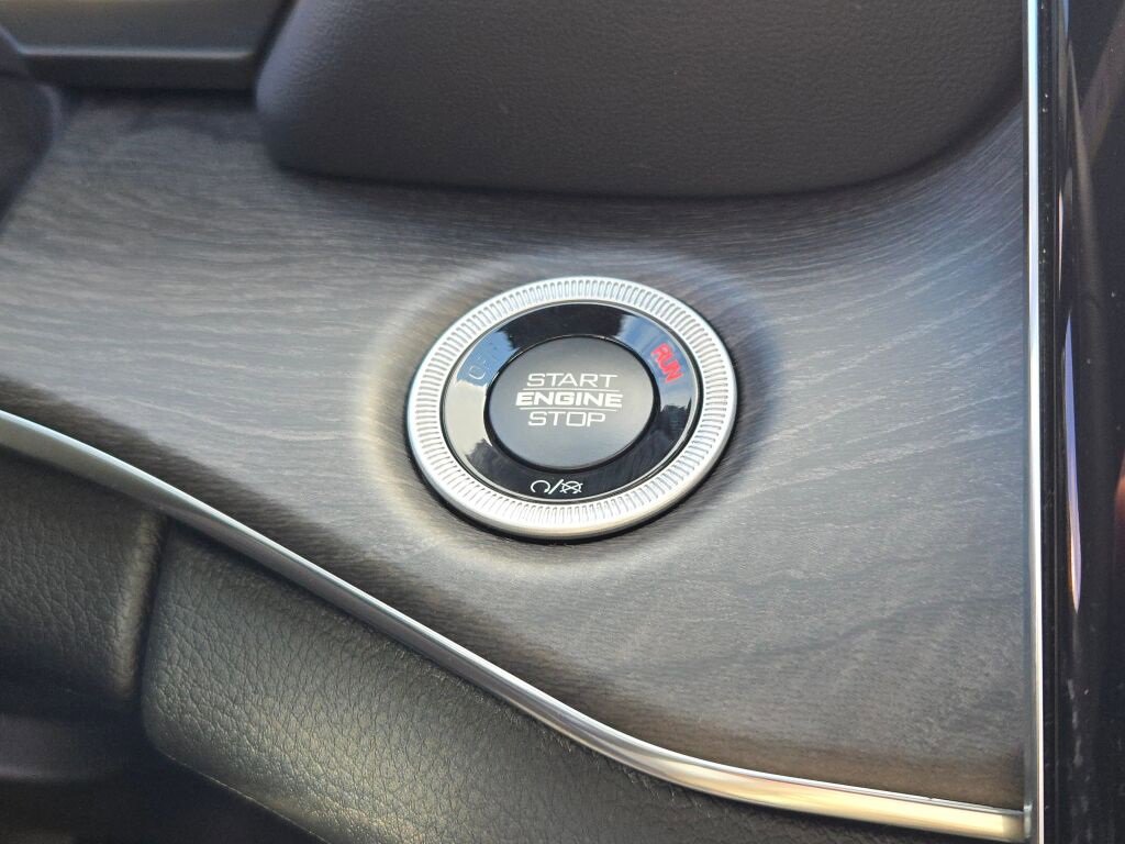 New 2025 Jeep Grand Cherokee L Overland w/ Luxury Tech Group IV image 32