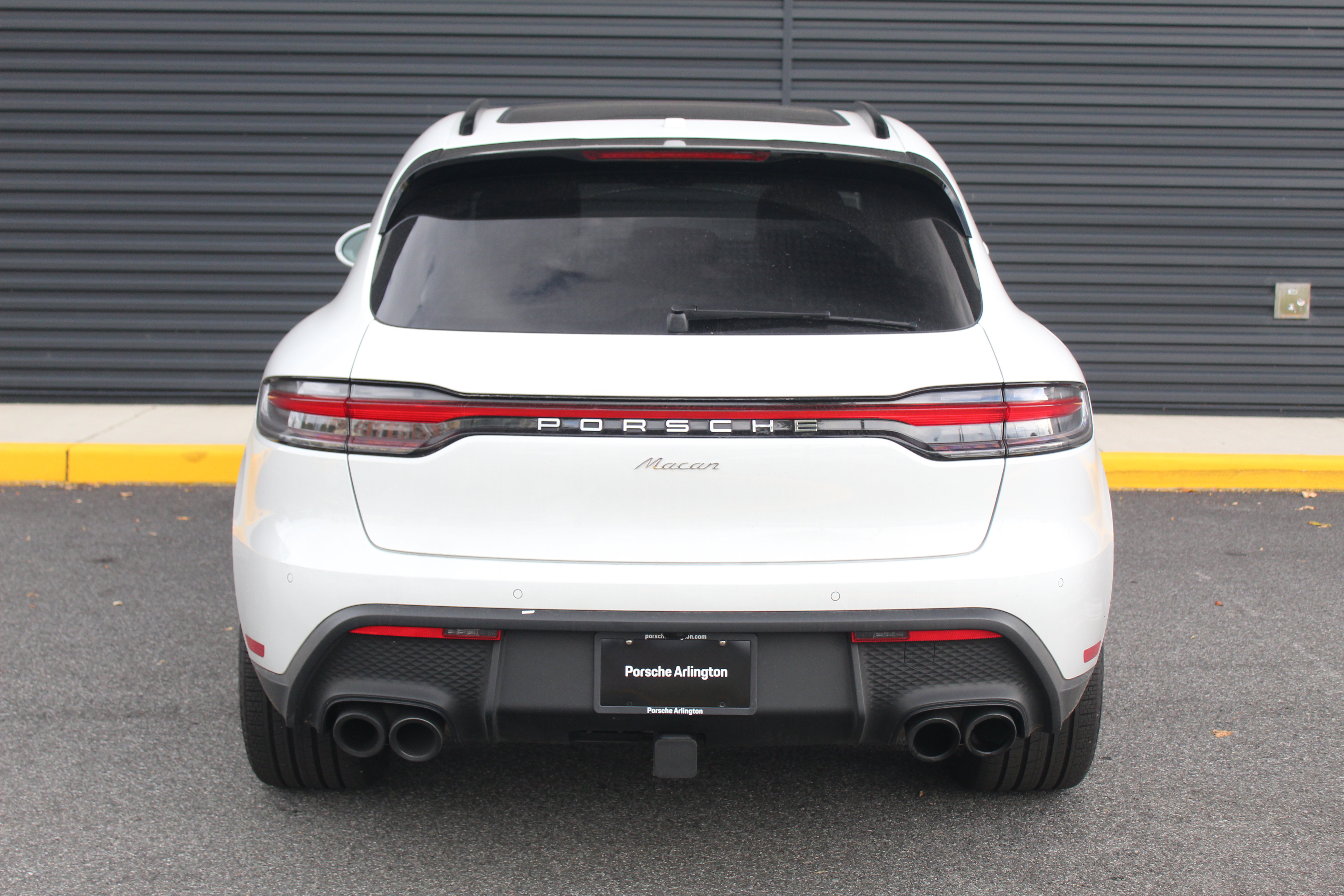 Certified 2025 Porsche Macan image 7