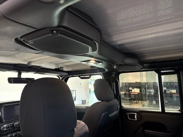 Used 2022 Jeep Gladiator Mojave w/ Cold Weather Group AWD/4WD image 41