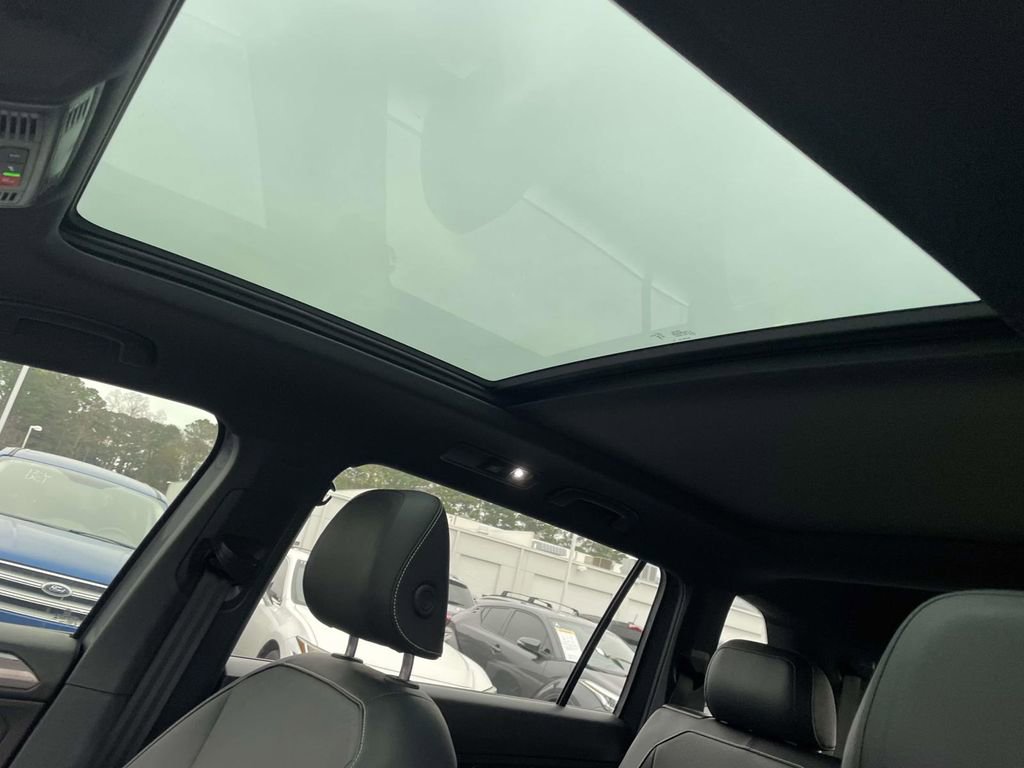 Used 2024 Volkswagen Tiguan SE R-Line w/ MDO Package, Three-Row image 31