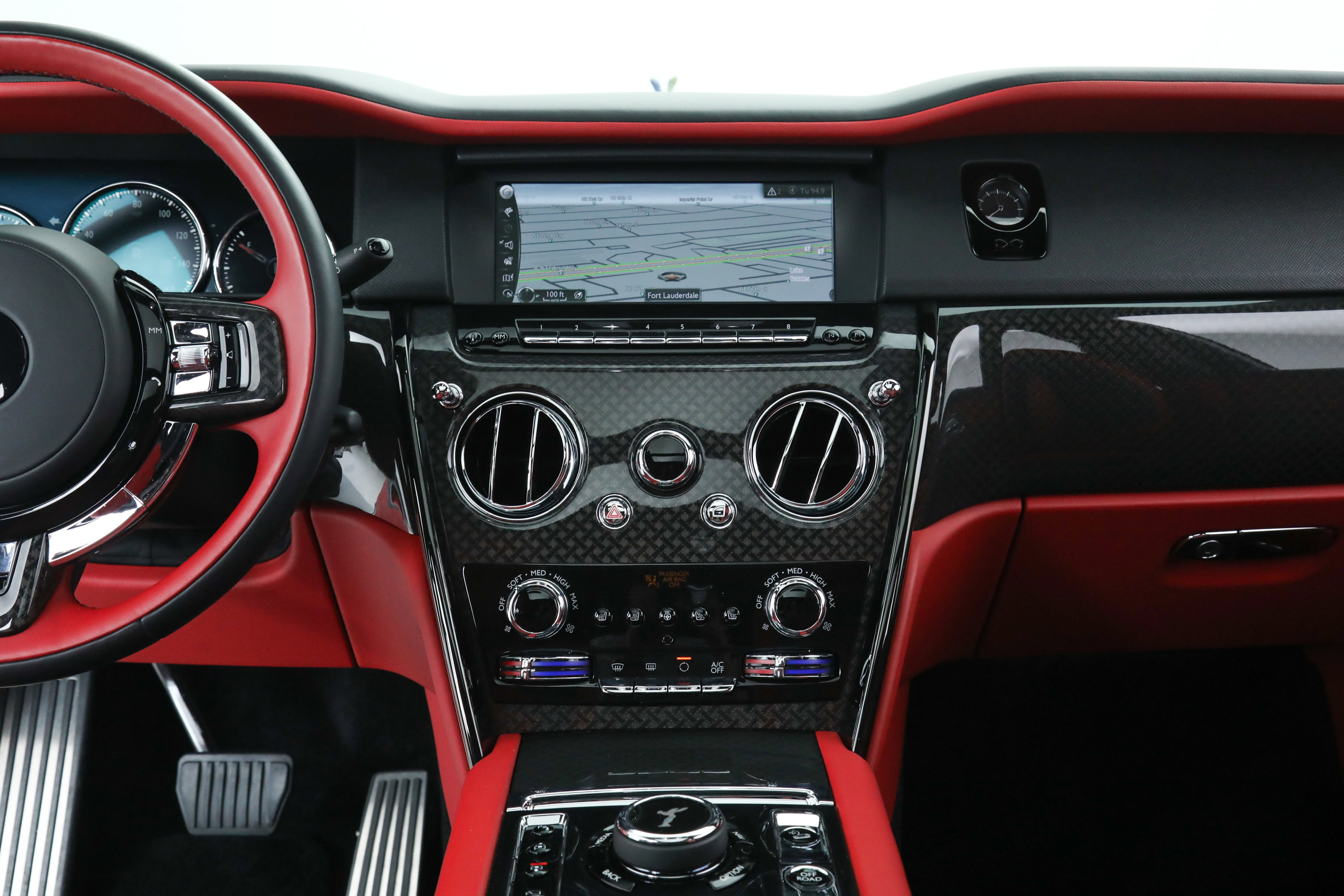 Used 2023 Rolls-Royce Cullinan Black Badge w/ Dark Exterior Package image 34