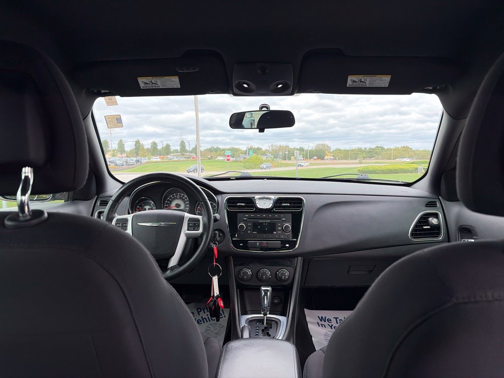 Used 2014 Chrysler 200 Touring FWD image 29