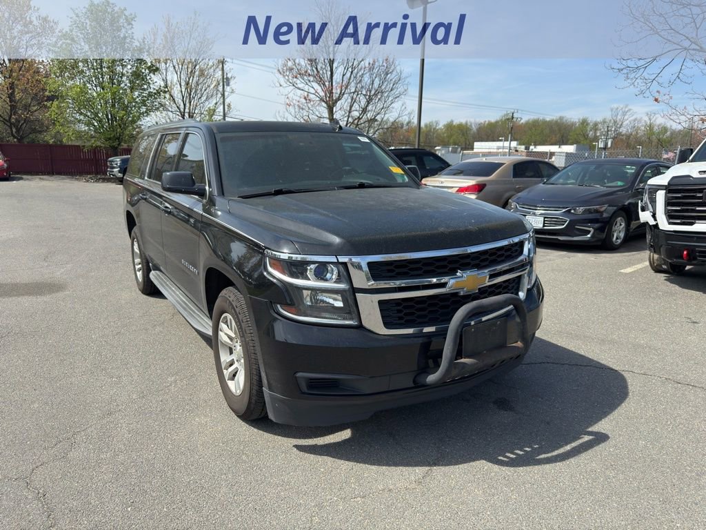 Used 2015 Chevrolet Suburban LT image 2
