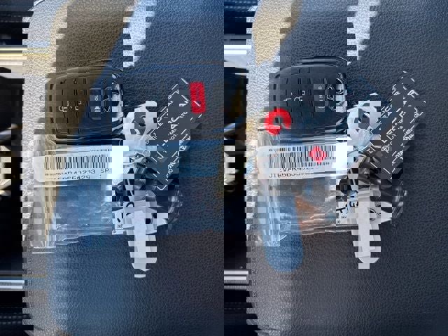 Certified 2025 Toyota 4Runner TRD Off-Road image 37