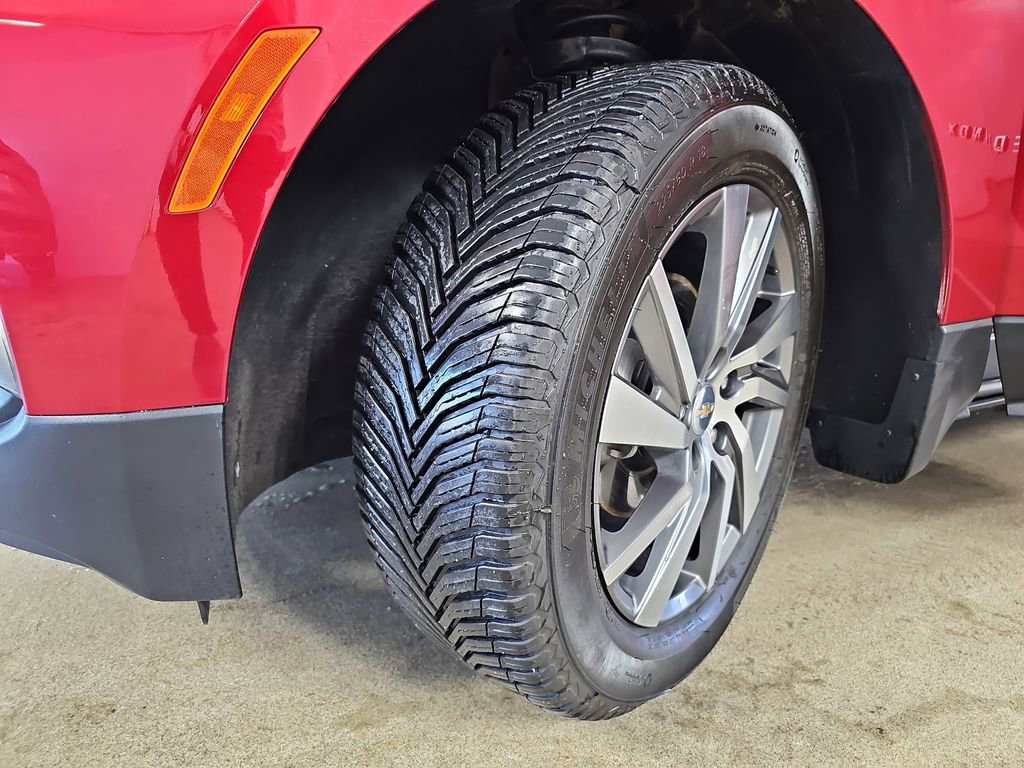 Certified 2024 Chevrolet Equinox LT w/ LPO, Floor Liner Package image 37