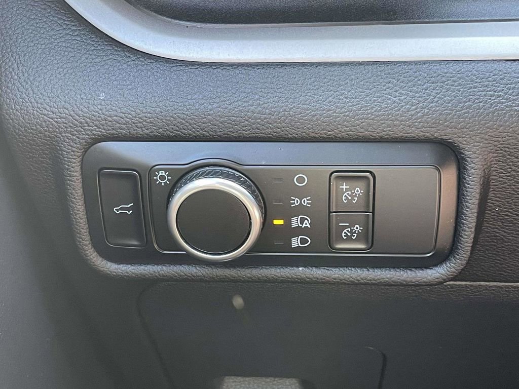 Used 2024 Ford Explorer XLT image 26
