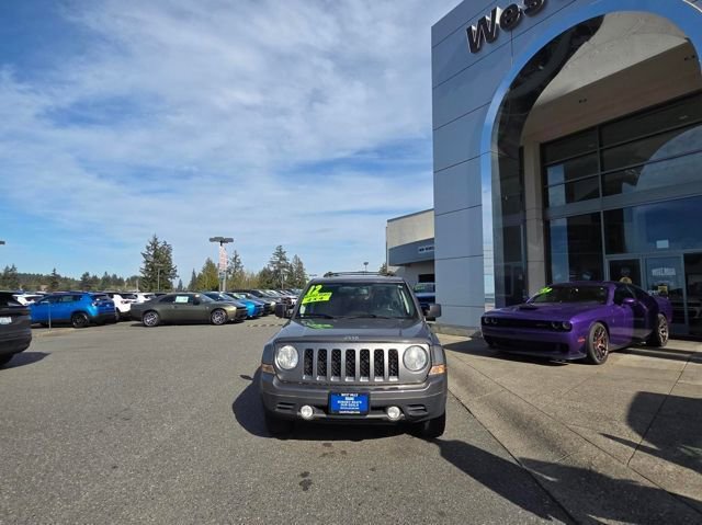 Used 2012 Jeep Patriot Limited w/ Sun/Sound Group AWD/4WD image 2