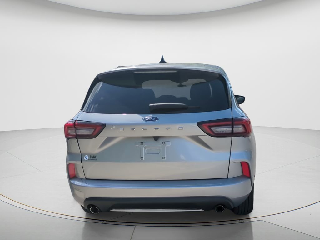 Used 2024 Ford Escape ST-Line w/ Cold Weather Package image 4