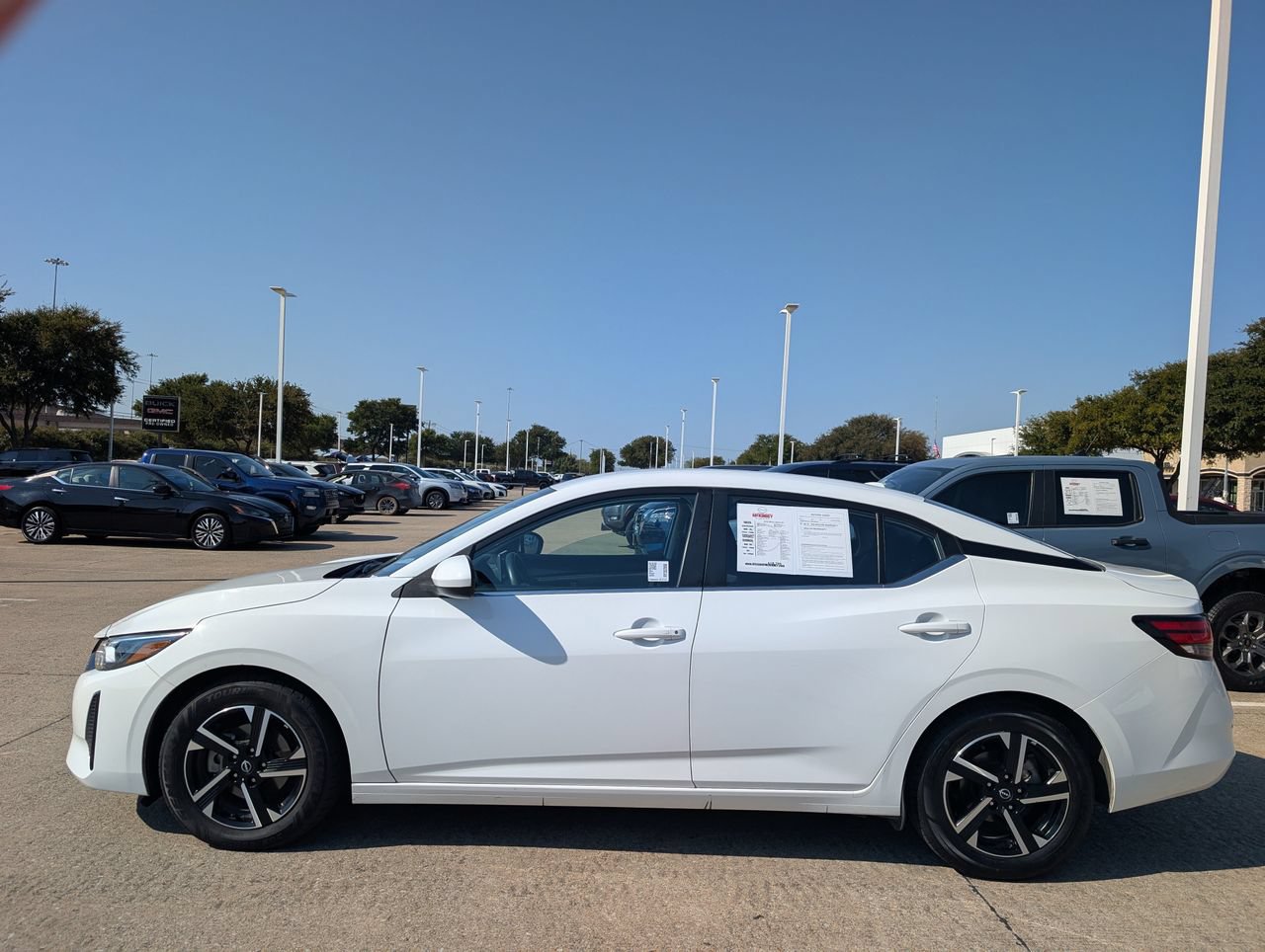 Used 2024 Nissan Sentra SV FWD image 3