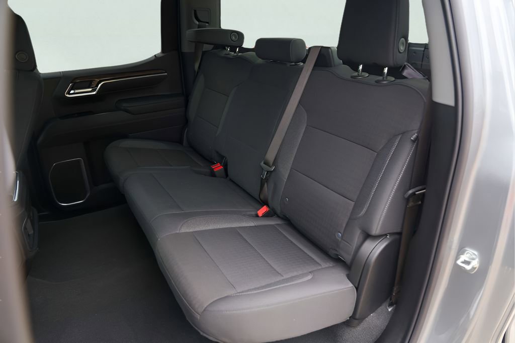 Used 2025 Chevrolet Silverado 1500 LT RWD image 28