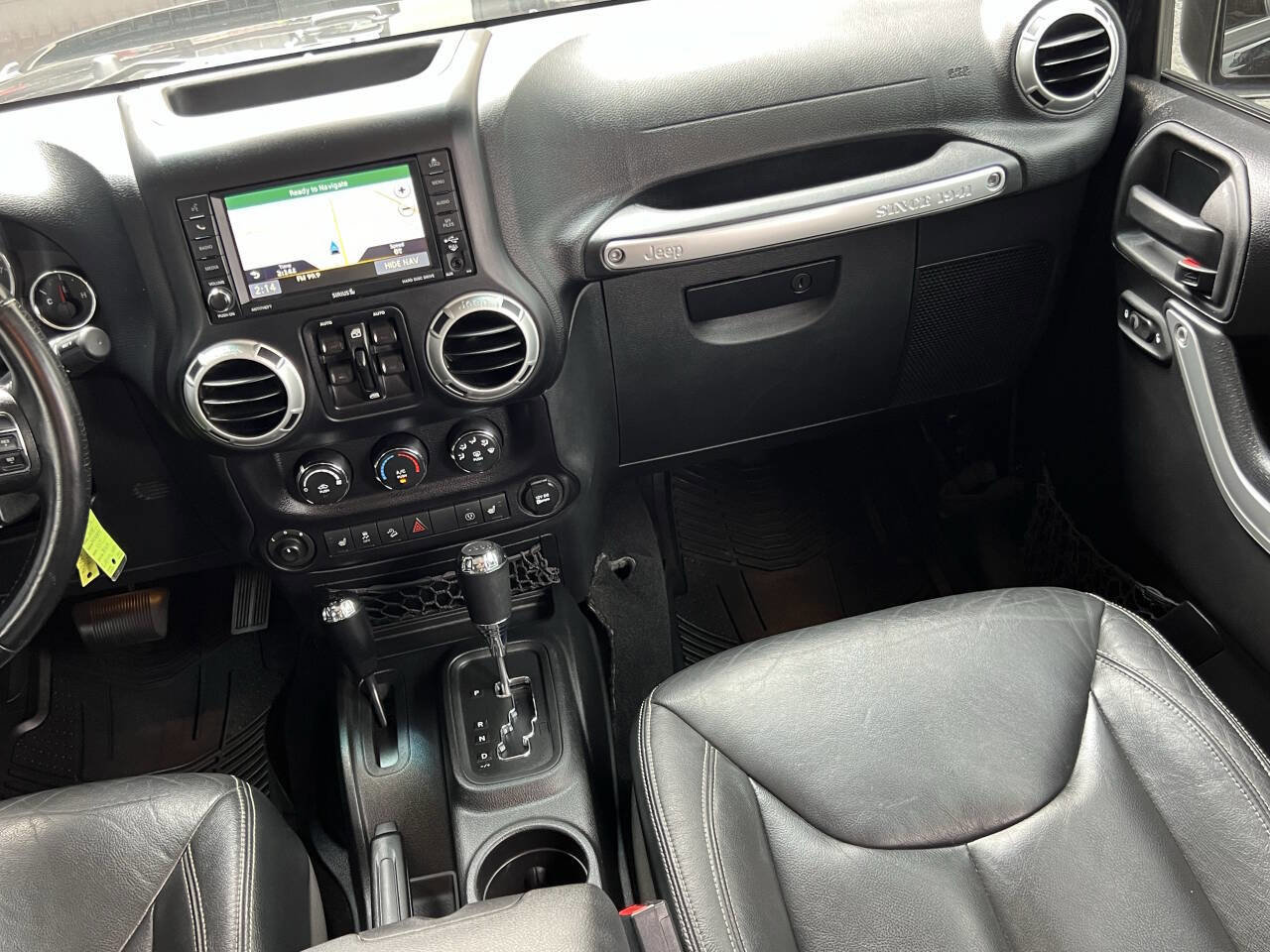 Used 2015 Jeep Wrangler Unlimited Sahara w/ Connectivity Group image 23