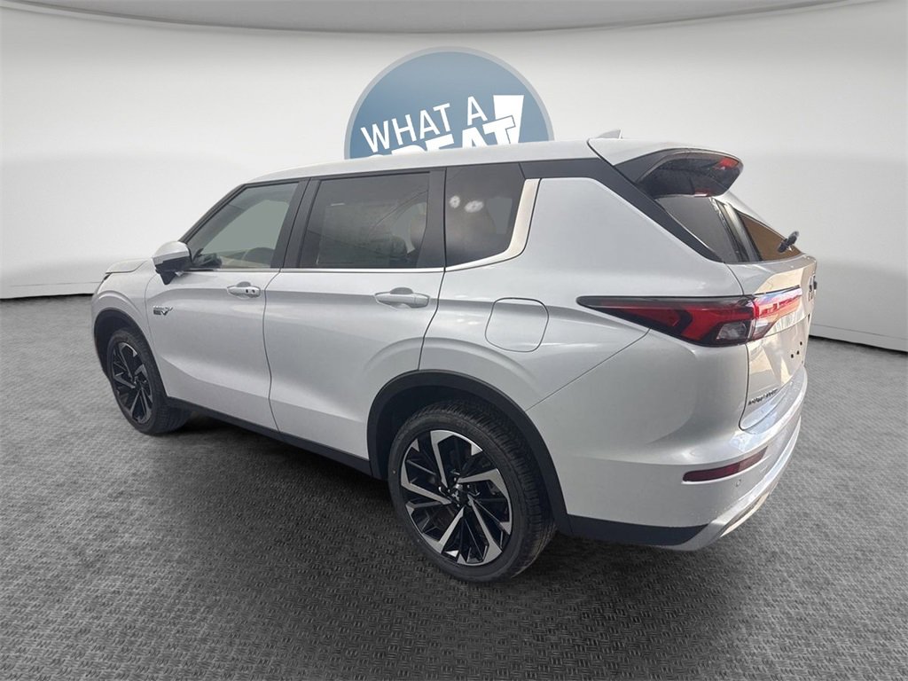 New 2025 Mitsubishi Outlander SE image 6