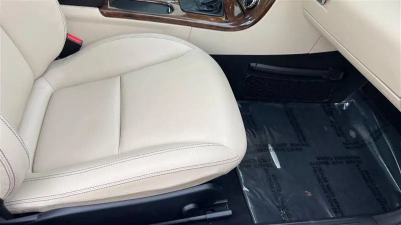 Used 2014 Mercedes-Benz SLK 250 image 36