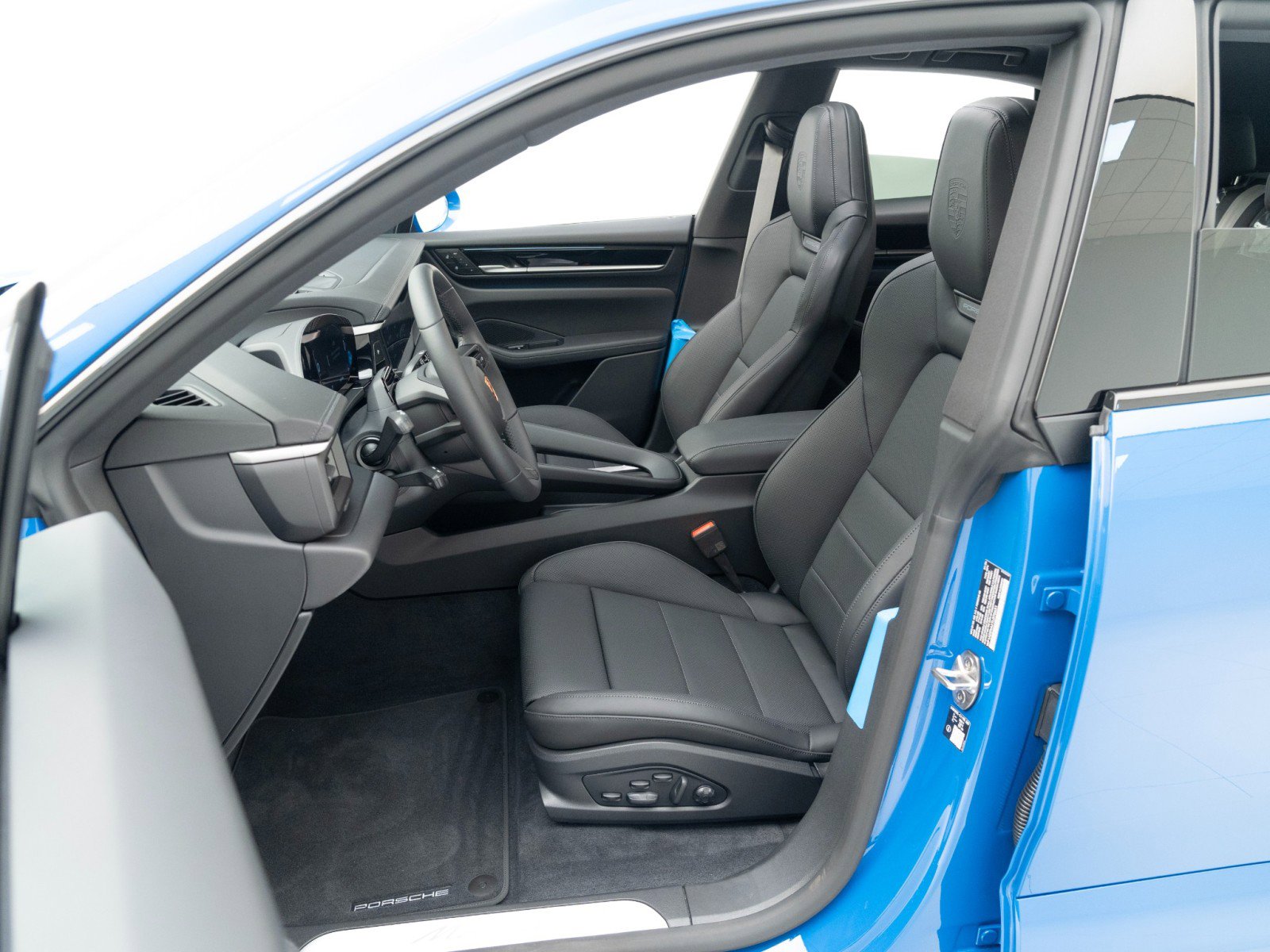 New 2026 Porsche Macan Electric image 18