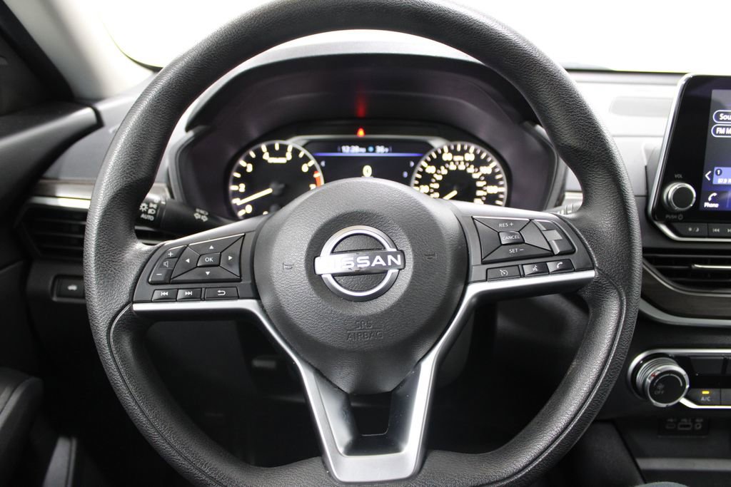 Used 2024 Nissan Altima 2.5 SV image 32