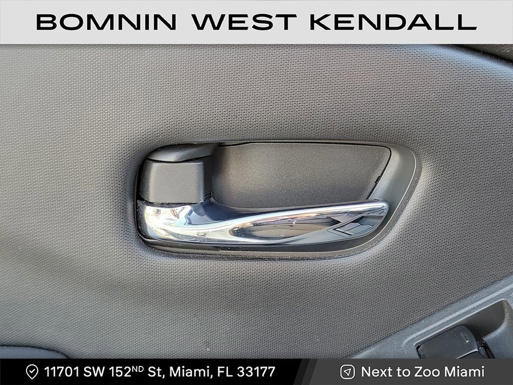 Used 2022 Nissan Frontier SV image 32