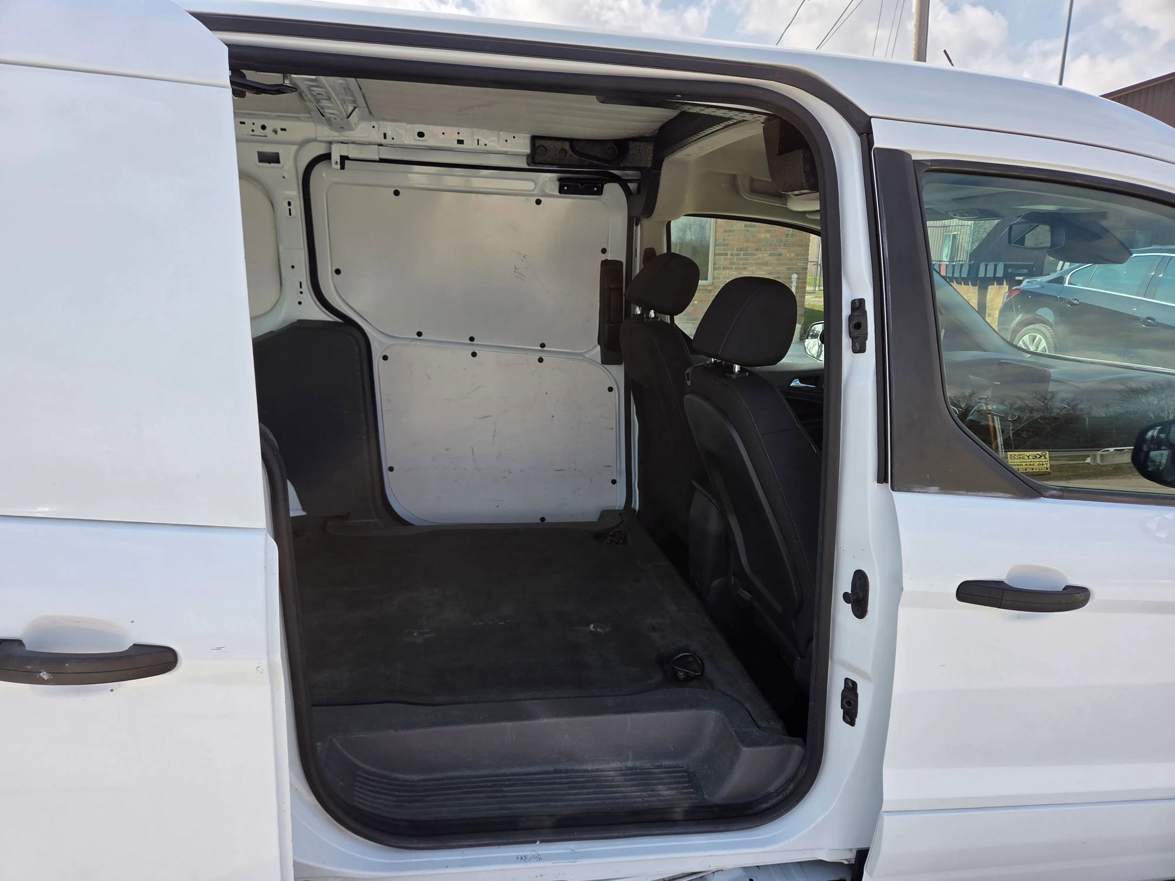 Used 2019 Ford Transit Connect XLT image 18