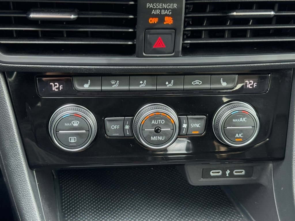 Used 2024 Volkswagen Jetta SE FWD image 17