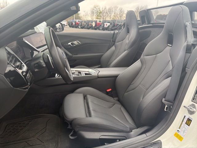 Used 2022 BMW Z4 M40i w/ Premium Package image 21