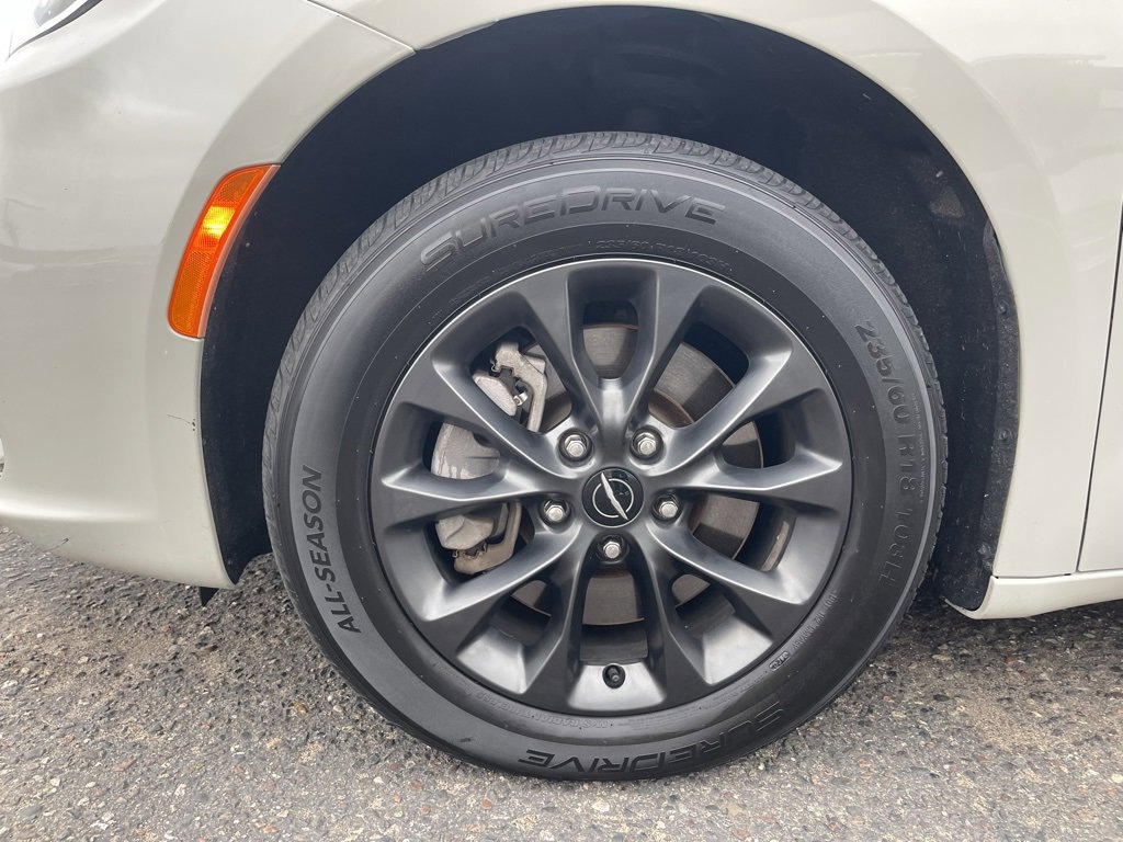 Used 2021 Chrysler Pacifica Limited w/ S Appearance Package image 17