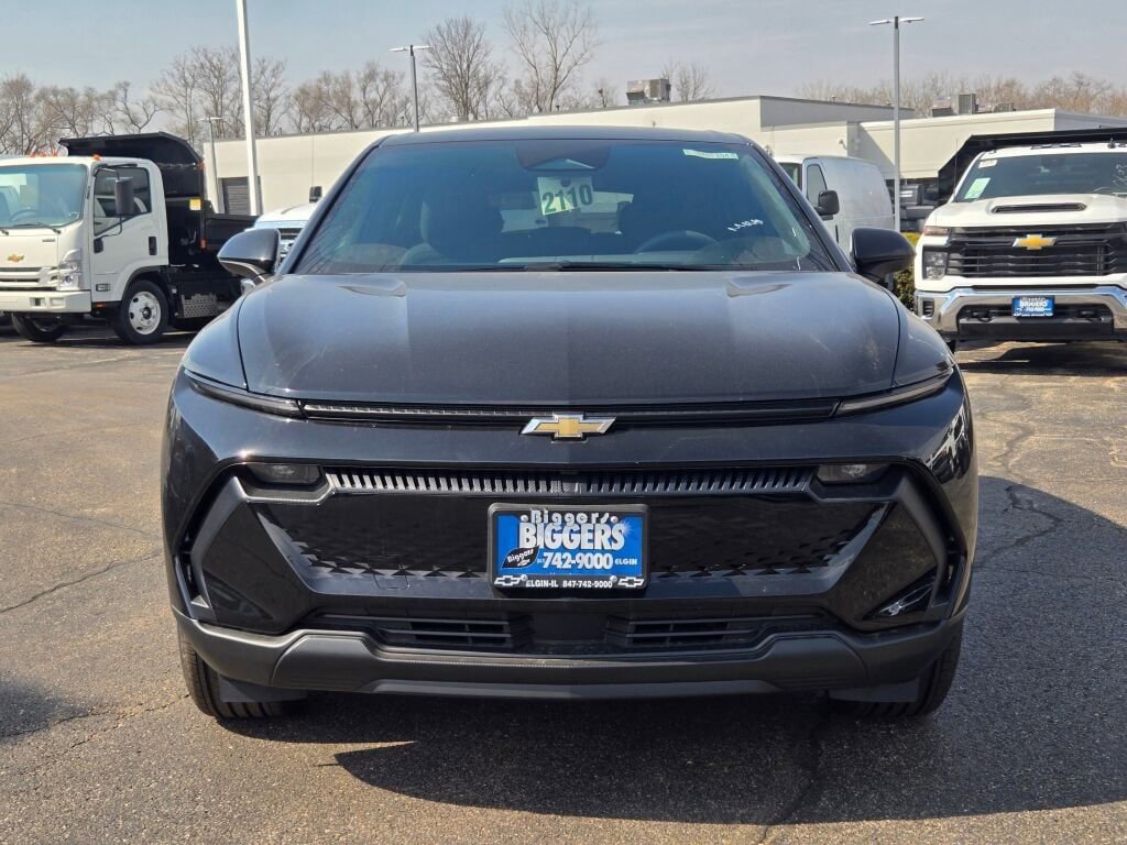 New 2026 Chevrolet Equinox EV LT image 2