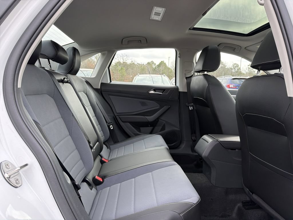 New 2026 Volkswagen Jetta SE FWD image 16