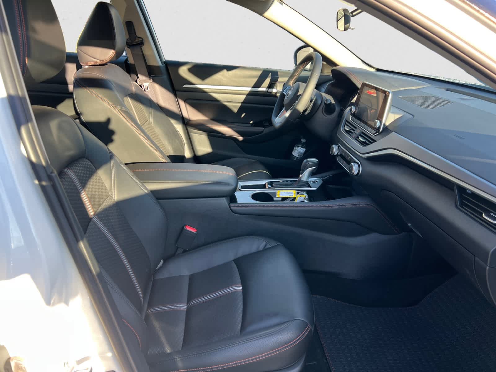 Certified 2025 Nissan Altima 2.5 SR FWD image 15