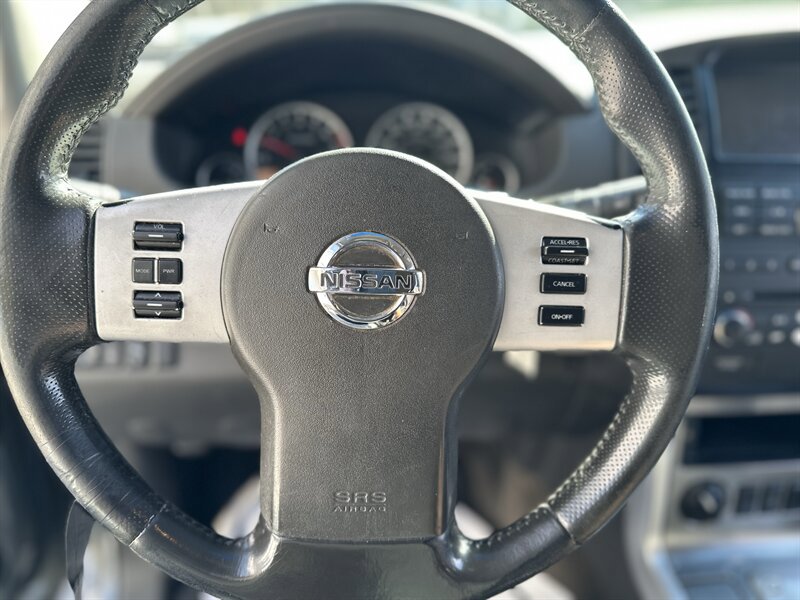 Used 2008 Nissan Pathfinder SE AWD/4WD image 18