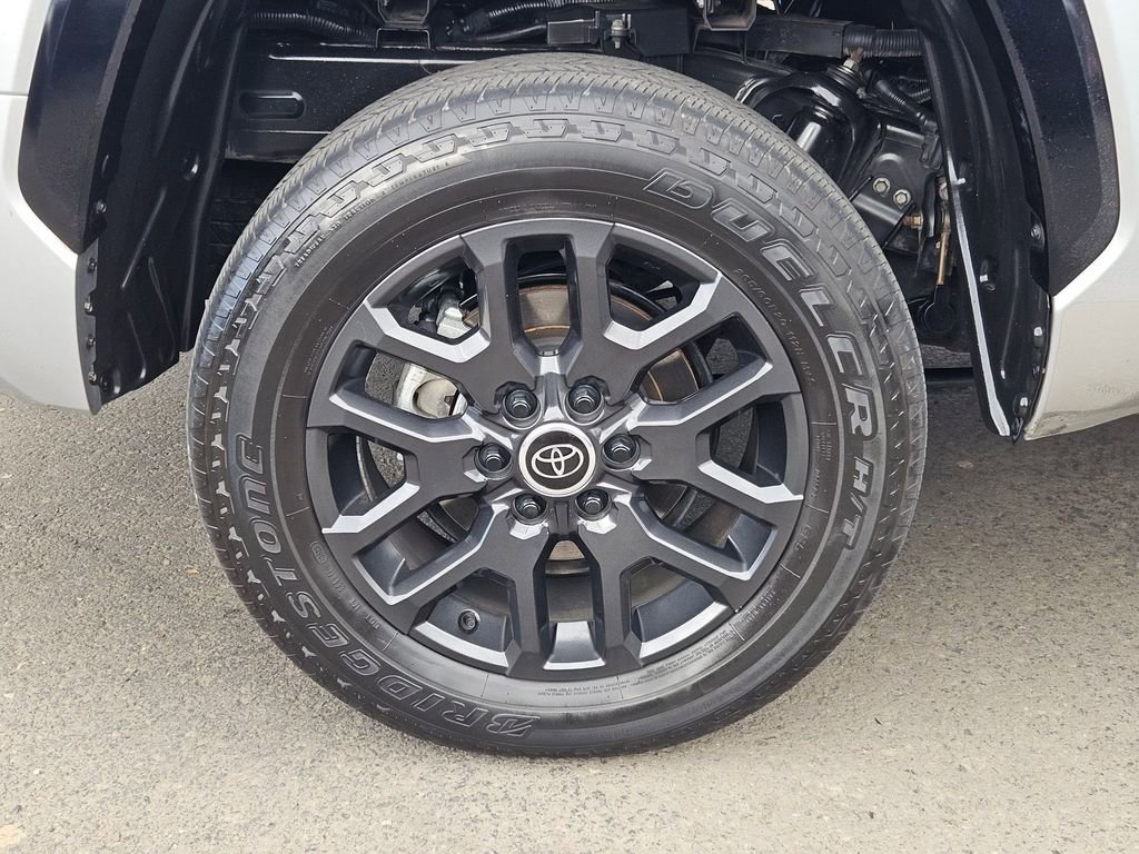 Used 2024 Toyota Tundra Platinum image 9