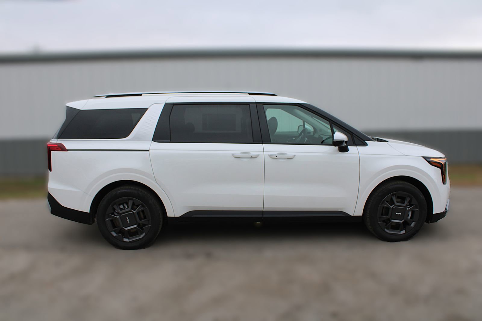 New 2026 Kia Carnival EX image 4