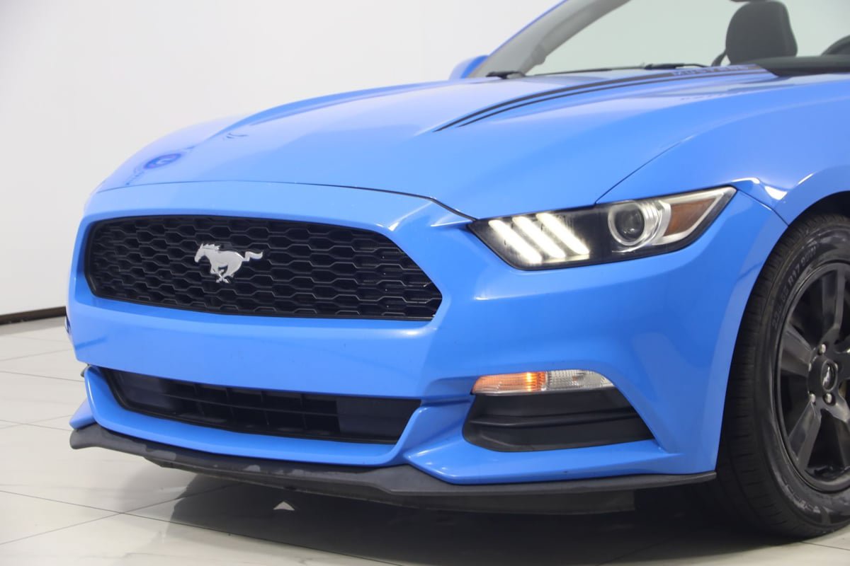 Used 2017 Ford Mustang Convertible RWD image 59