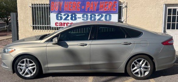 Used 2015 Ford Fusion SE image 1