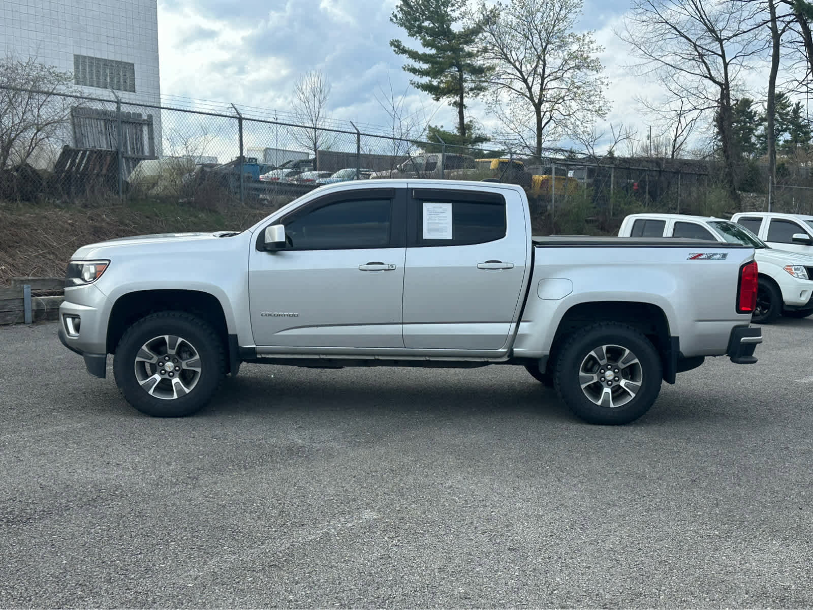 Used 2015 Chevrolet Colorado Z71 AWD/4WD image 4