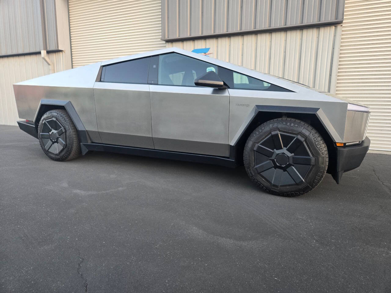 Used 2024 Tesla Cybertruck AWD Crew Cab image 11