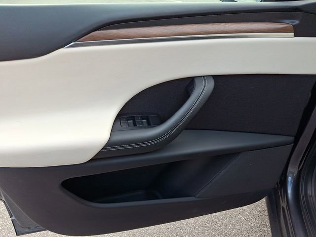 Used 2023 Tesla Model X image 14