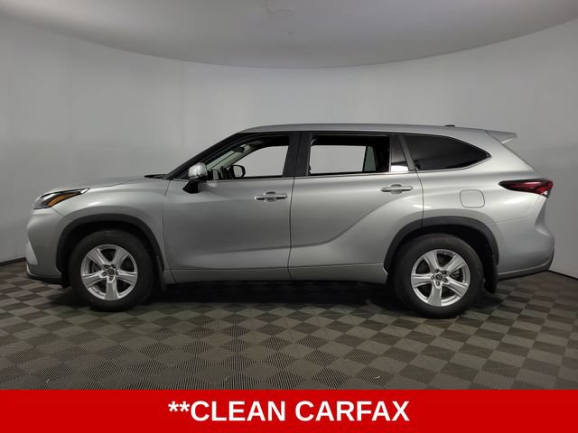 Used 2025 Toyota Highlander LE AWD/4WD image 5
