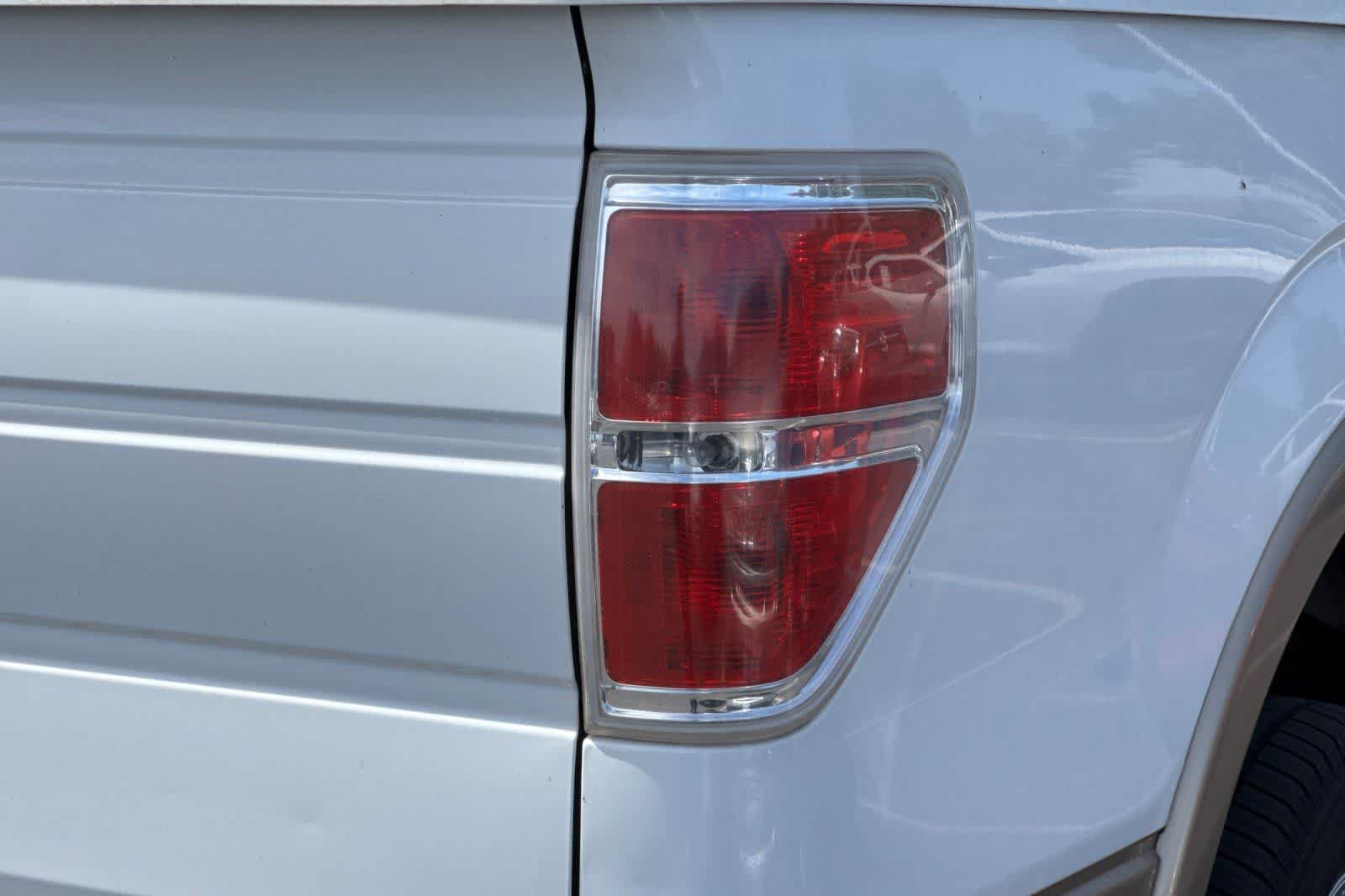 Used 2011 Ford F150 Lariat w/ Lariat Chrome Pkg RWD image 28